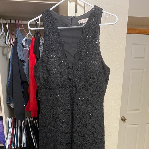 Black dress. - Picture 1 of 1